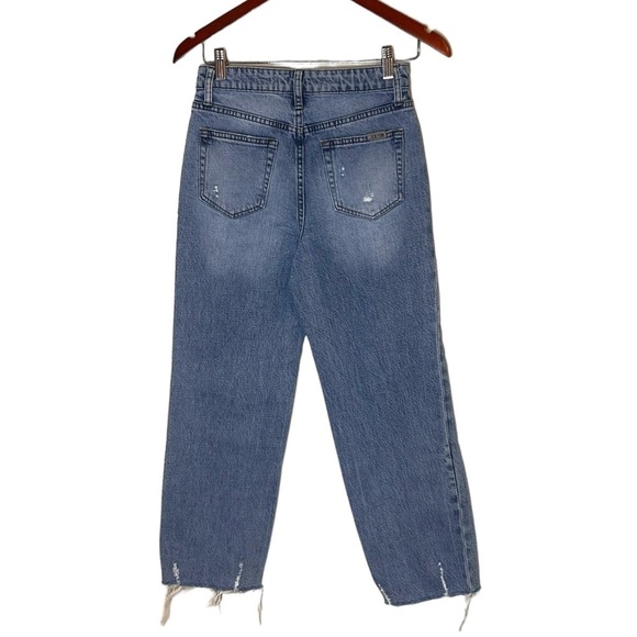 Joe's Jeans The Lara- Mid Rise Cigarette Cut Off Jeans - Picture 8 of 14